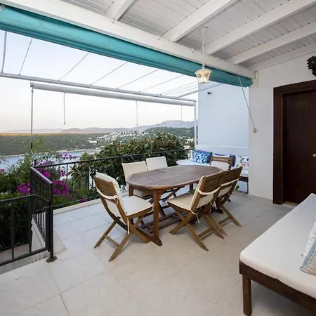 Amazing Triplex With Fantastic Sea View In 골터크부쿠